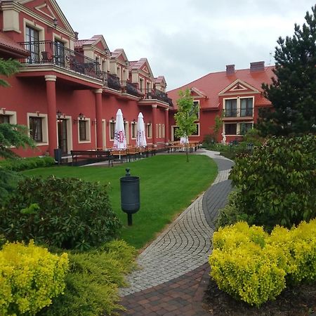 Hotel Milord プウトゥスク エクステリア 写真