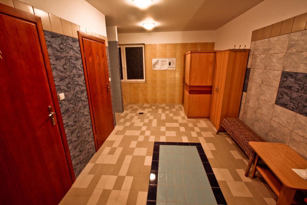 Hotel Milord プウトゥスク エクステリア 写真