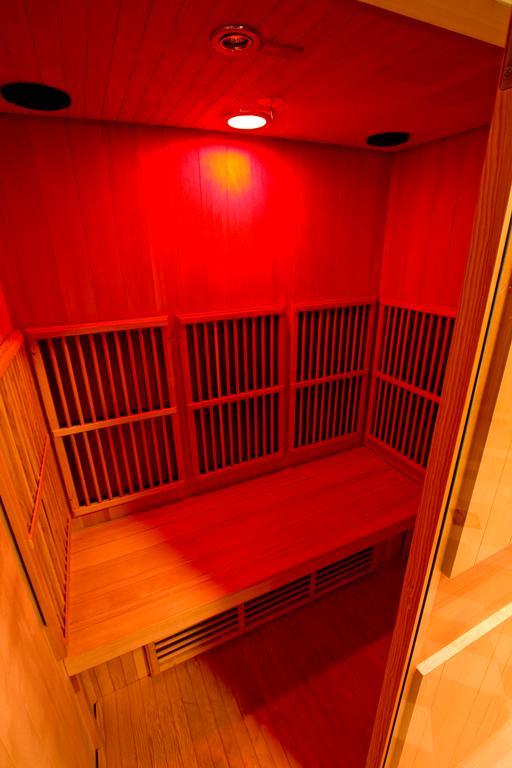Hotel Milord プウトゥスク エクステリア 写真
